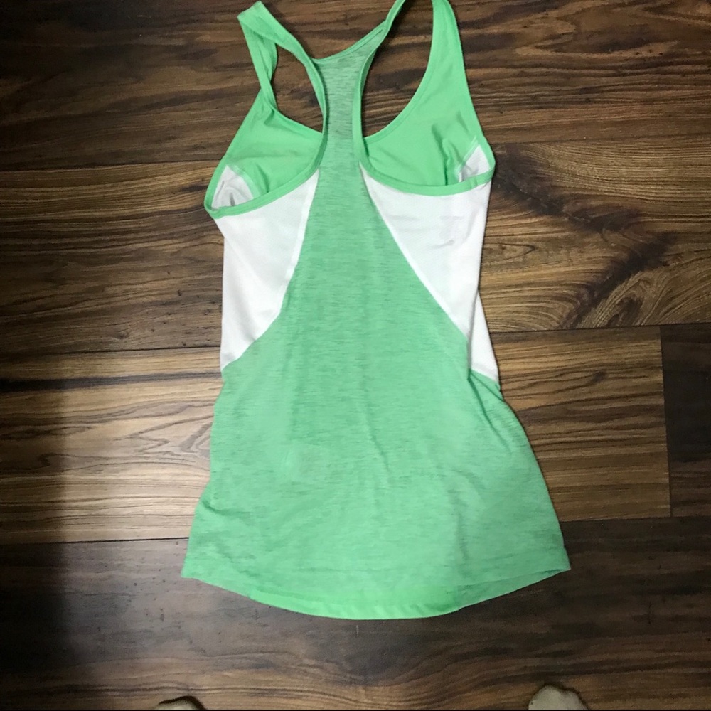 Nike green workout top - Picture 2 of 2